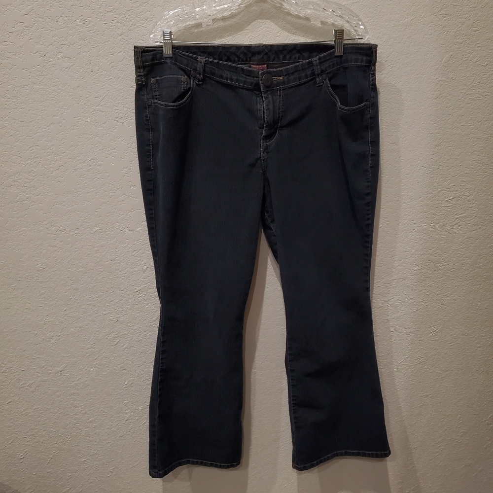 Avenue Jeans Divine Size 16